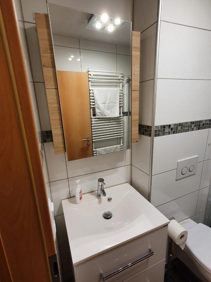 Schechingen Exklusive Moderne 2 Zi. Wohnung In Ruhiger Lage מראה חיצוני תמונה
